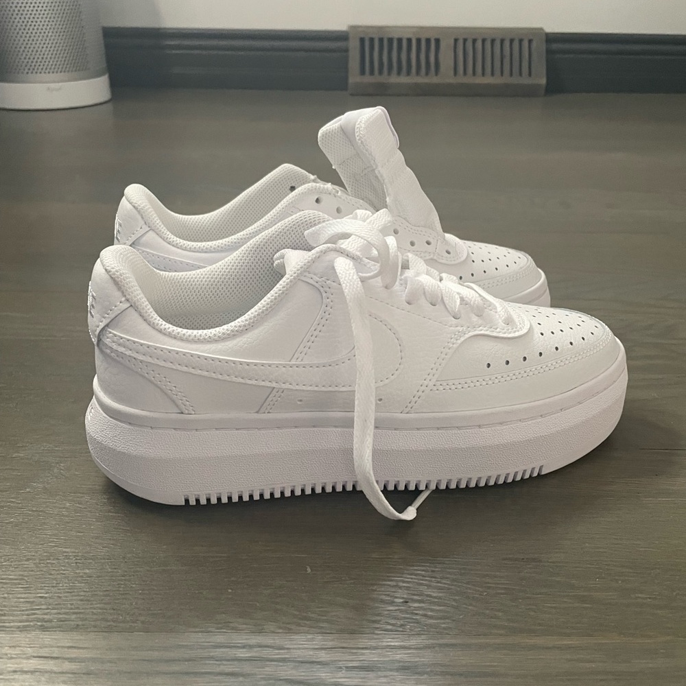 Nike shoes size 7.5